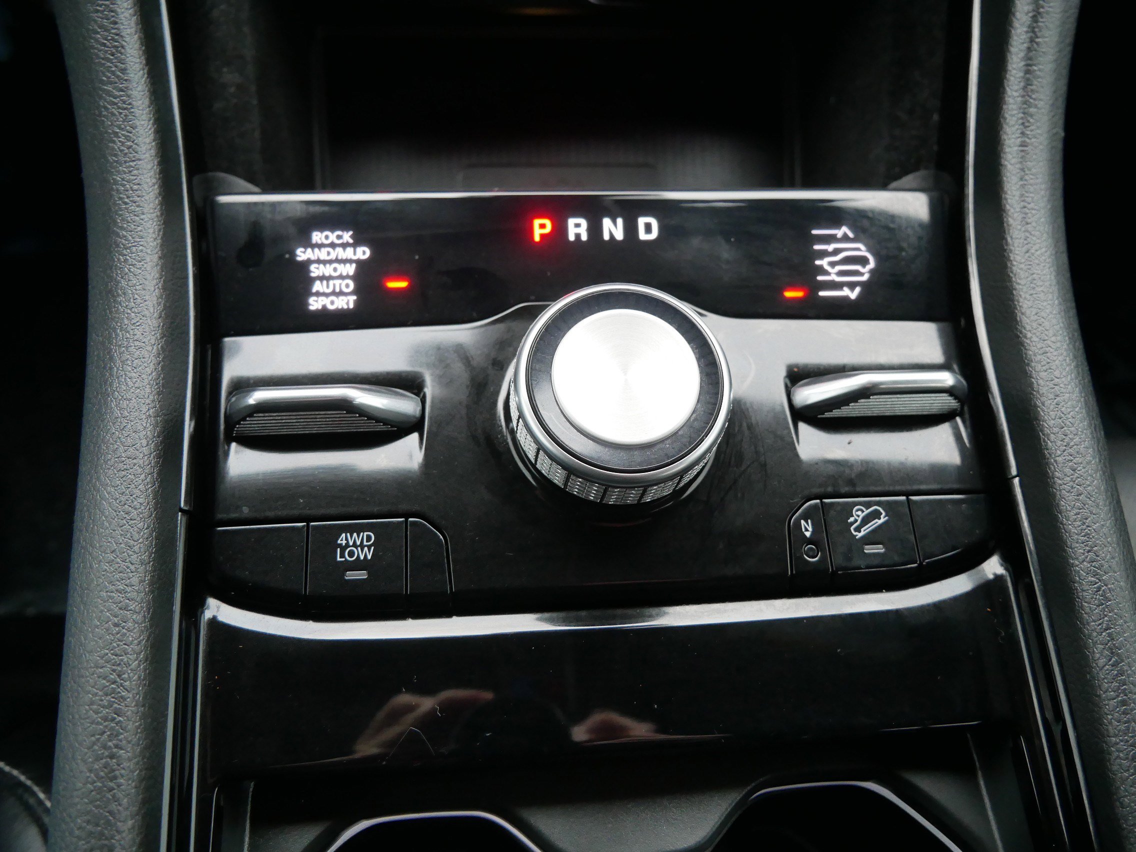 Used 2022 Jeep Grand Cherokee Overland w/ Luxury Tech Group IV image 24