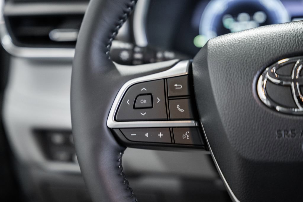 New 2026 Toyota Highlander Limited image 33