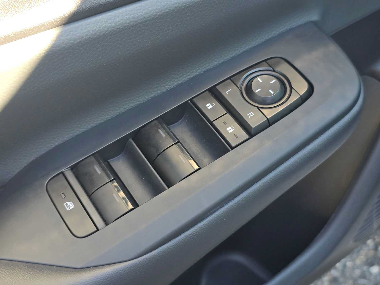 Certified 2025 Toyota Prius LE FWD image 23