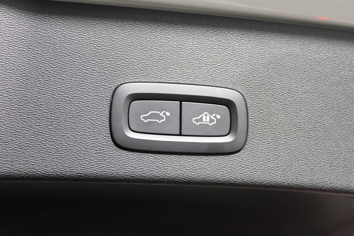 Used 2023 Volvo C40 P8 Recharge Ultimate w/ Protection Package Premier AWD/4WD image 36