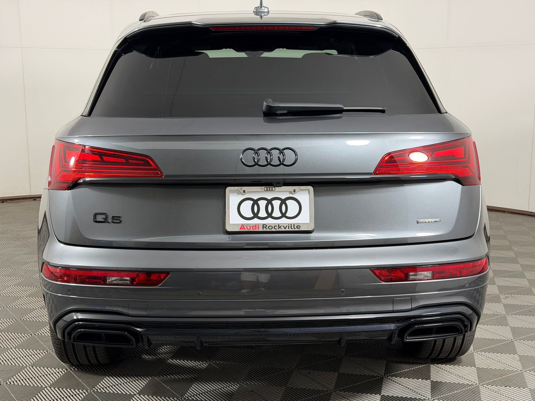 Certified 2025 Audi Q5 e Premium Plus w/ Premium Plus Package AWD/4WD image 10