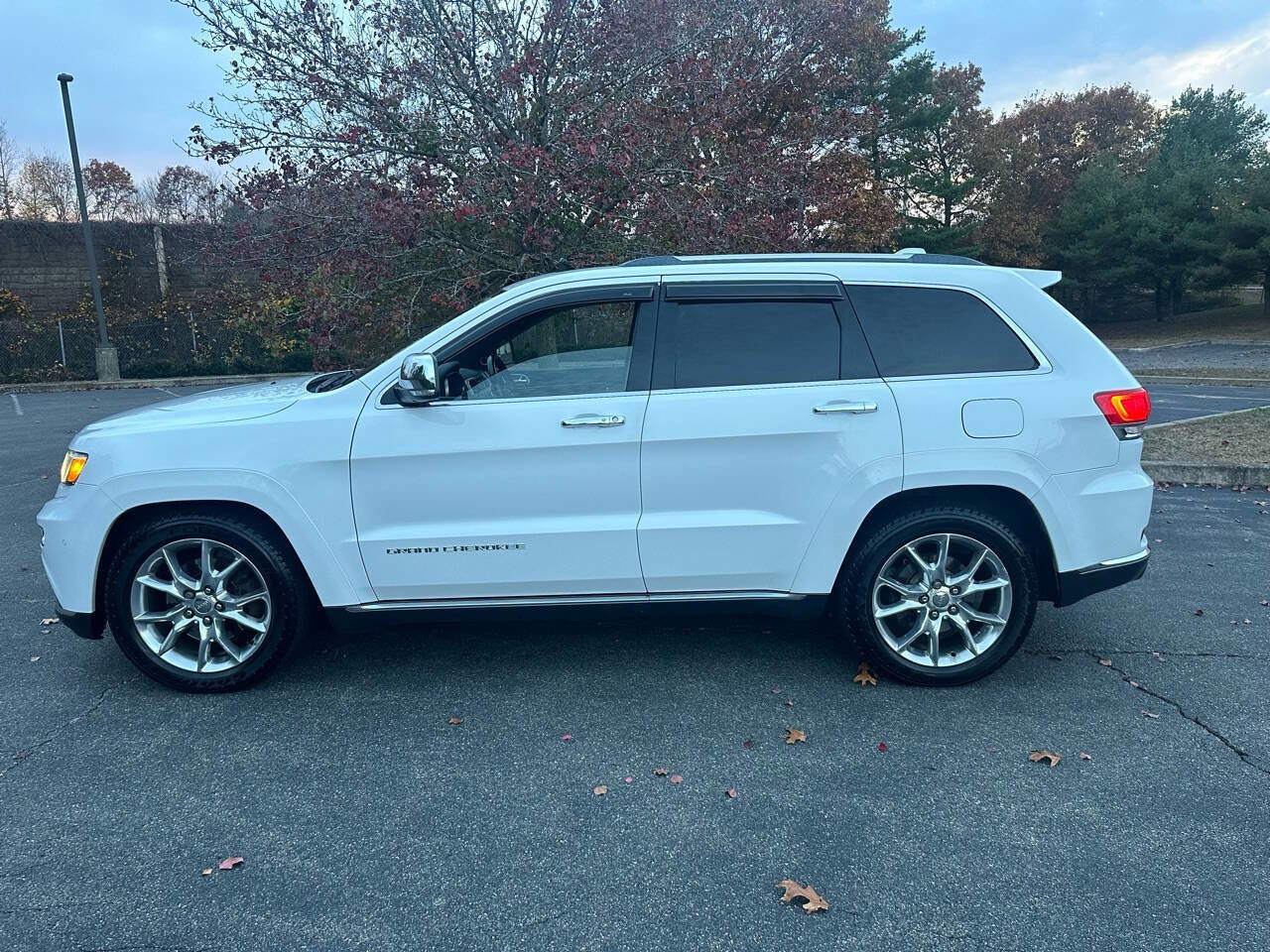 Used 2016 Jeep Grand Cherokee Summit image 5