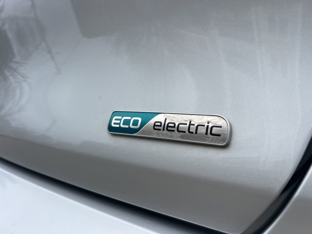 Used 2019 Kia Niro EX w/ Cold Weather Package 2.0 image 9