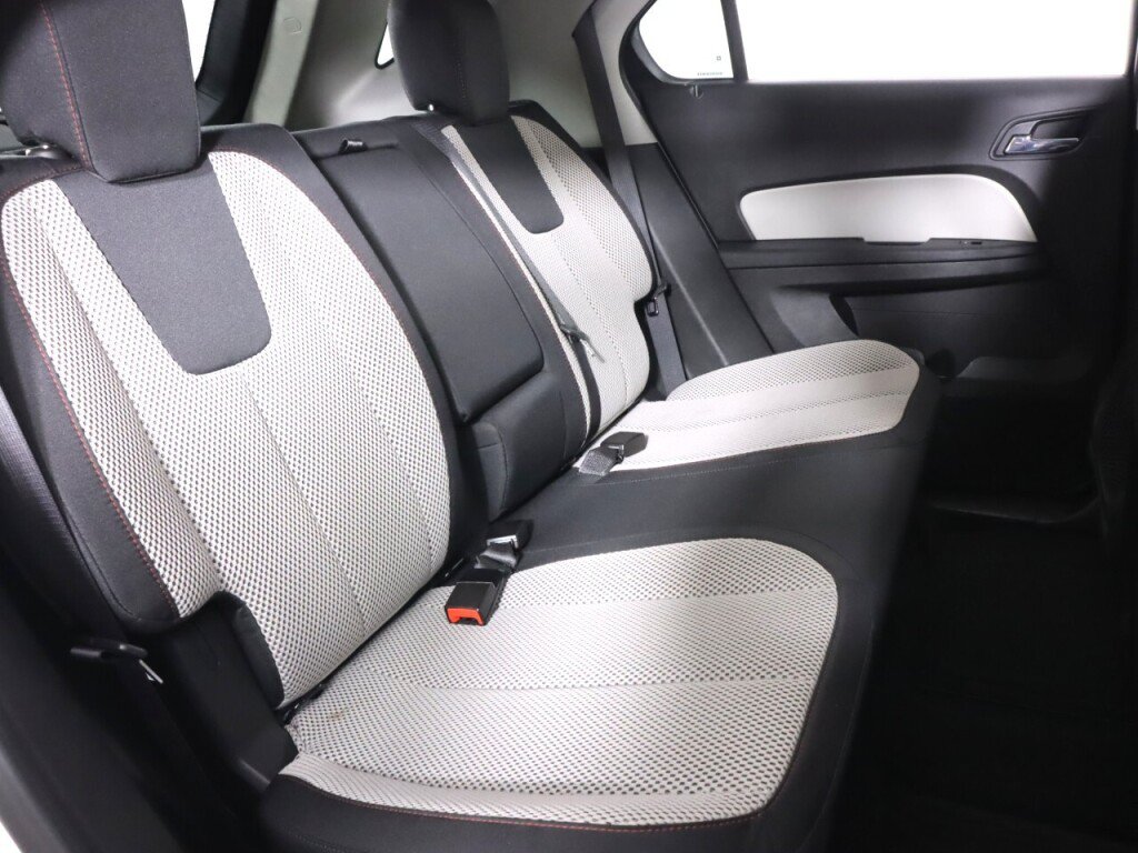 Used 2017 Chevrolet Equinox LT FWD image 32