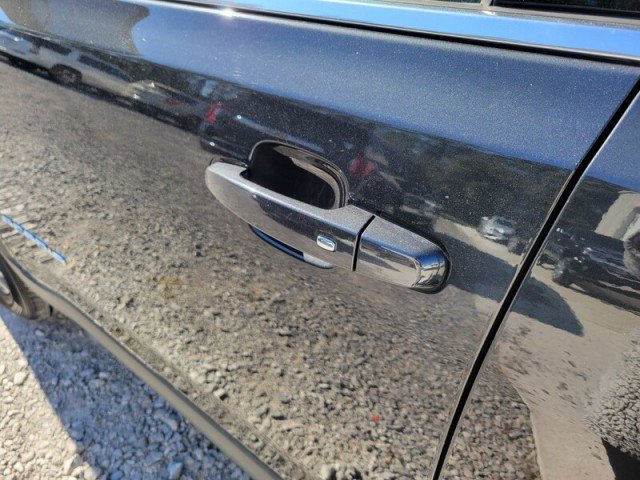 Used 2020 GMC Acadia SLE w/ Driver Convenience Package image 8