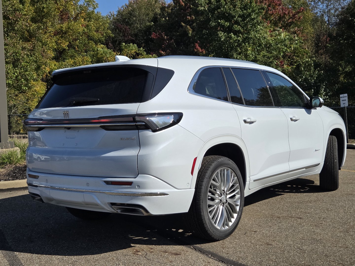 New 2027 Buick Enclave Avenir w/ LPO, Floor Liner Package AWD/4WD image 20