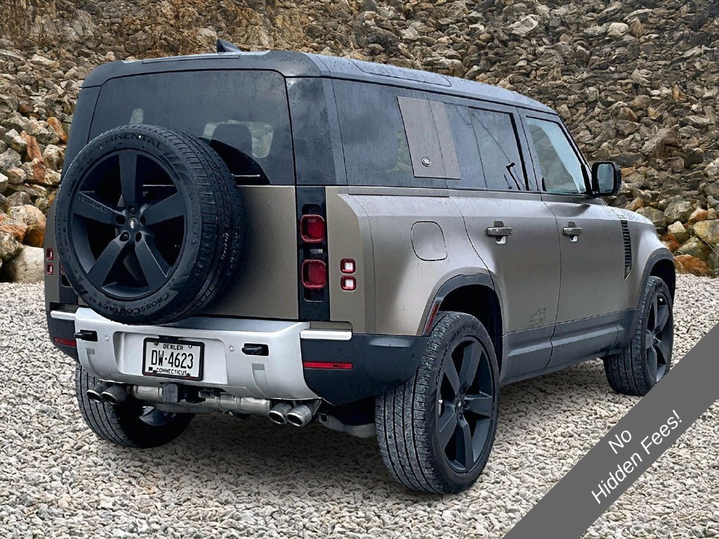 Used 2024 Land Rover Defender 110 SE AWD/4WD image 2