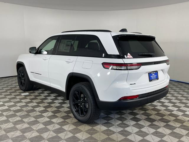 New 2025 Jeep Grand Cherokee Altitude image 5
