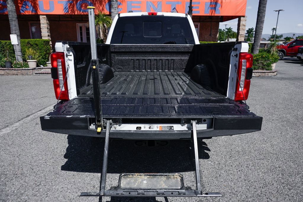 Used 2023 Ford F250 XLT w/ XLT Premium Package image 8
