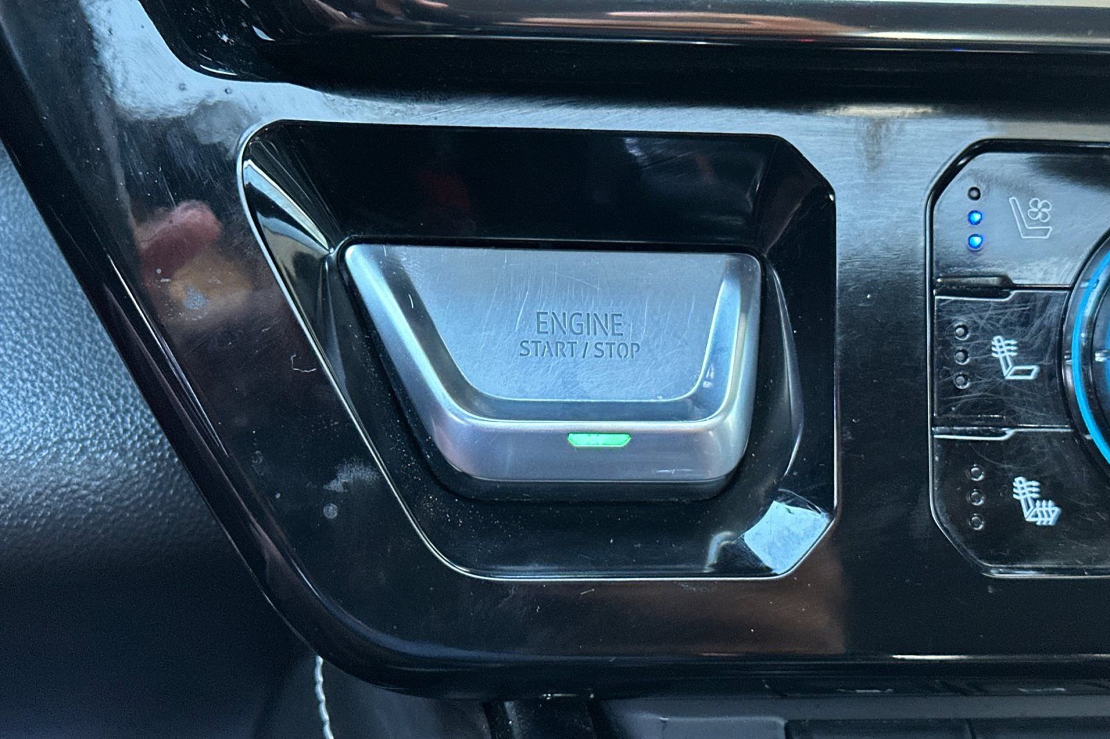 Used 2022 GMC Sierra 1500 AT4X image 25