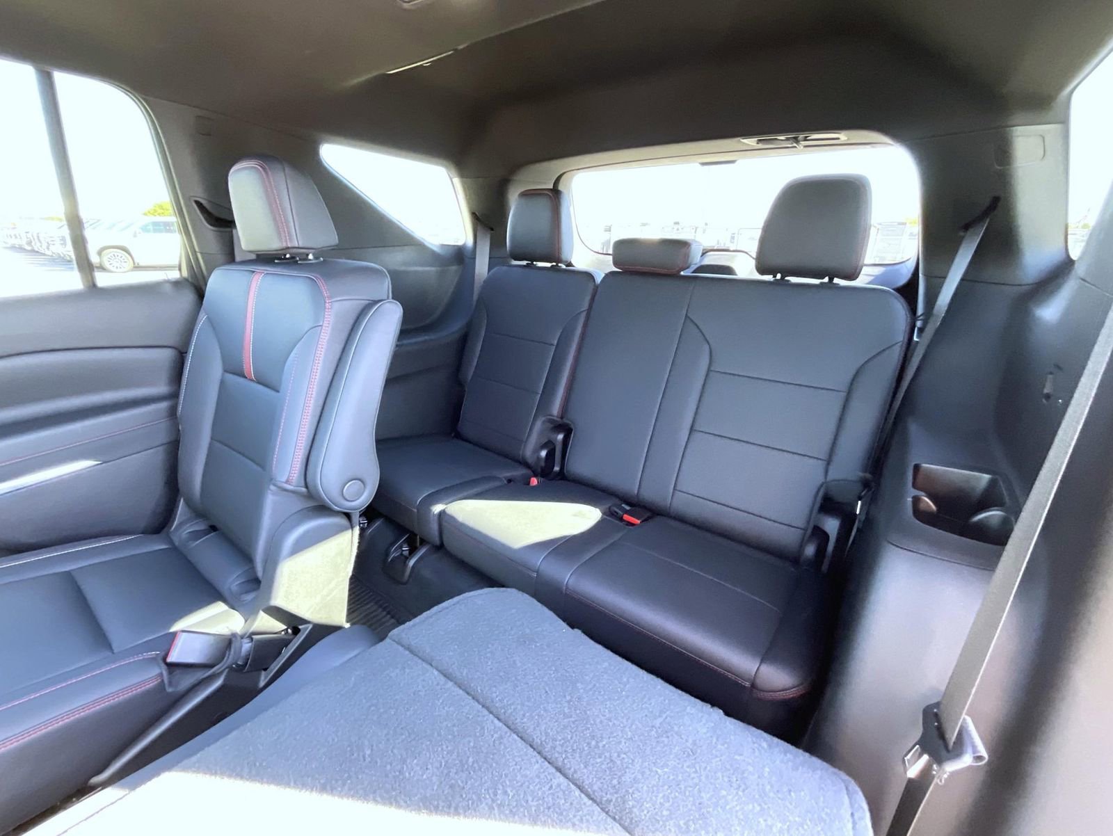 Certified 2024 Chevrolet Traverse RS w/ LPO, Floor Liner Package image 20