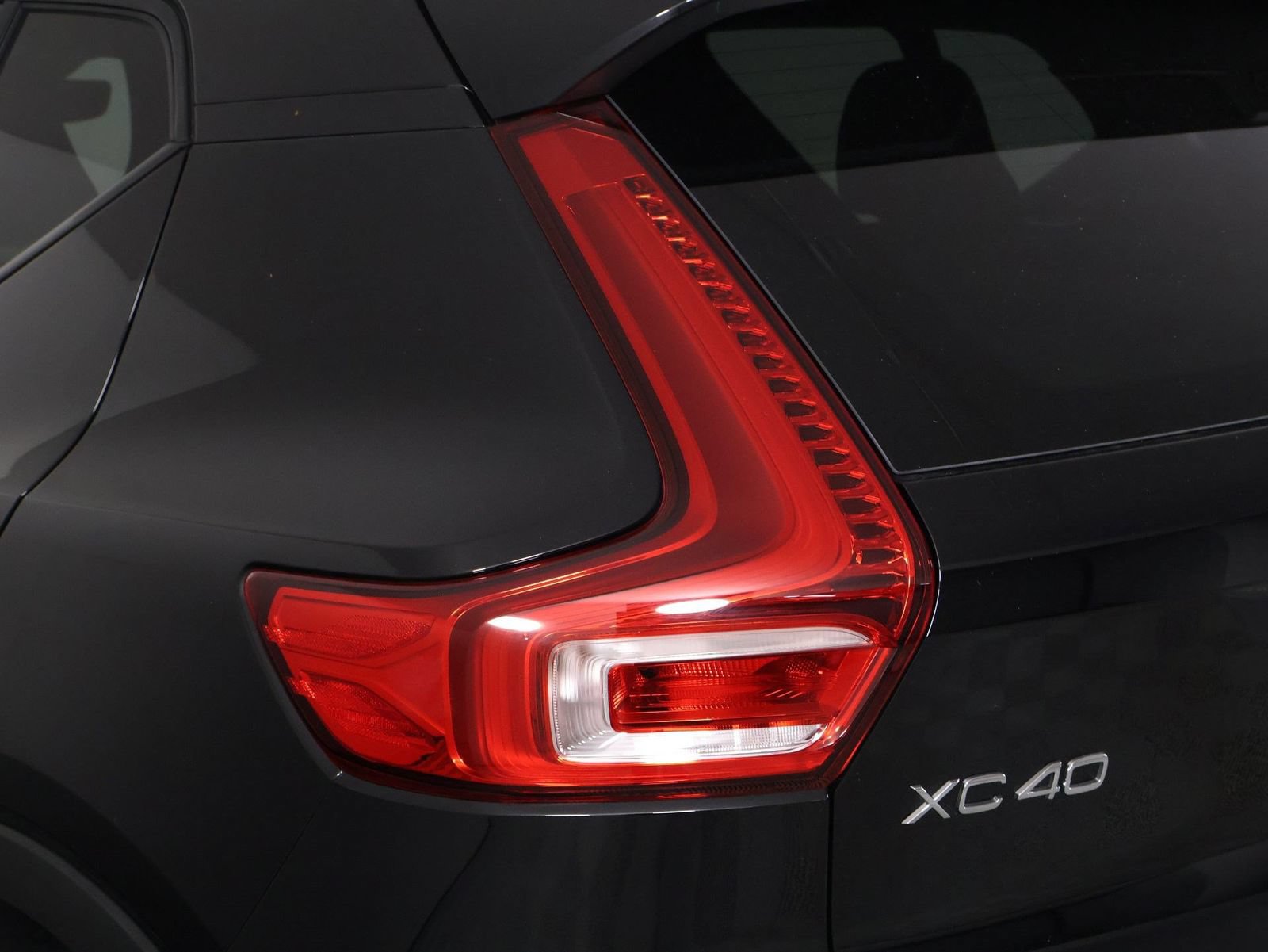 Used 2026 Volvo XC40 B5 Plus AWD/4WD image 18
