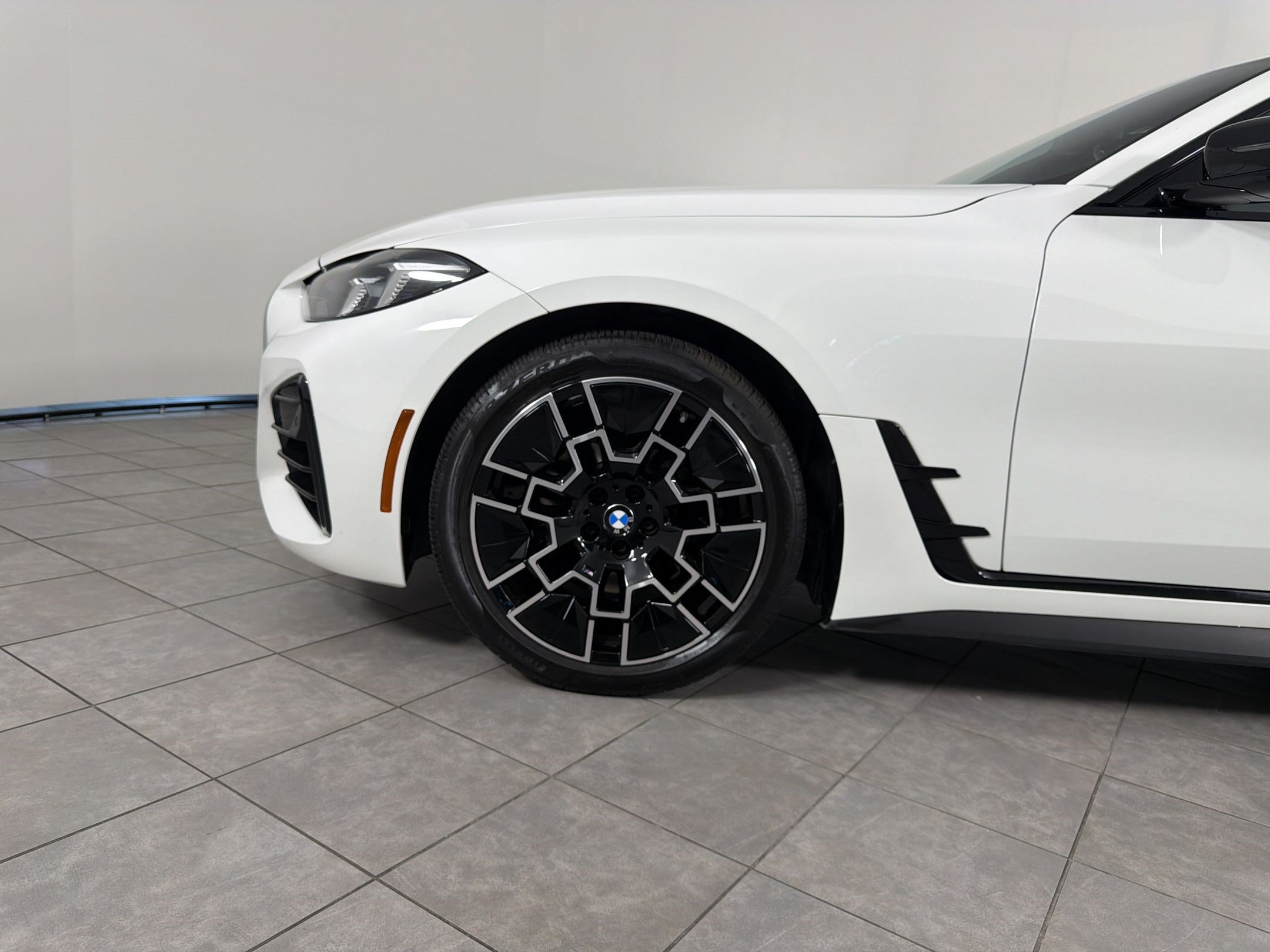 Certified 2025 BMW 430i xDrive w/ M Sport Package AWD/4WD image 11