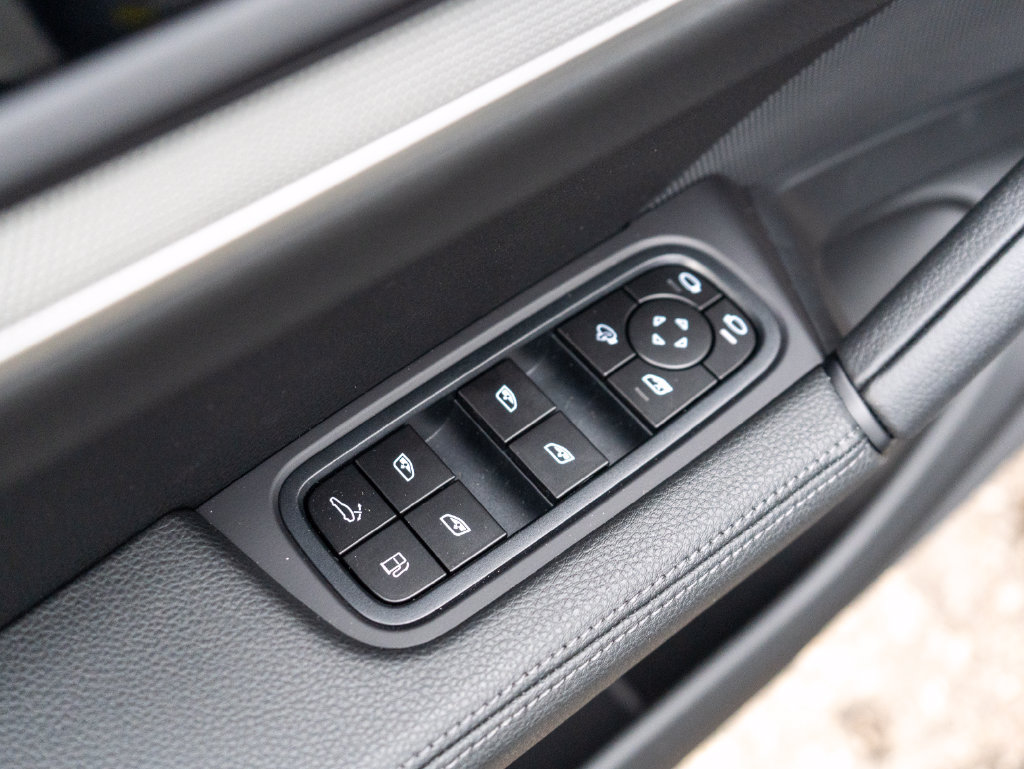 New 2026 Porsche Cayenne E-Hybrid AWD/4WD image 16