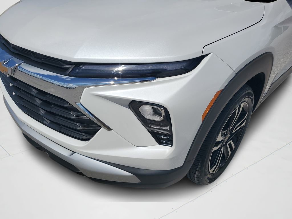 Used 2024 Chevrolet TrailBlazer LT w/ LT Cold Weather Package FWD image 24