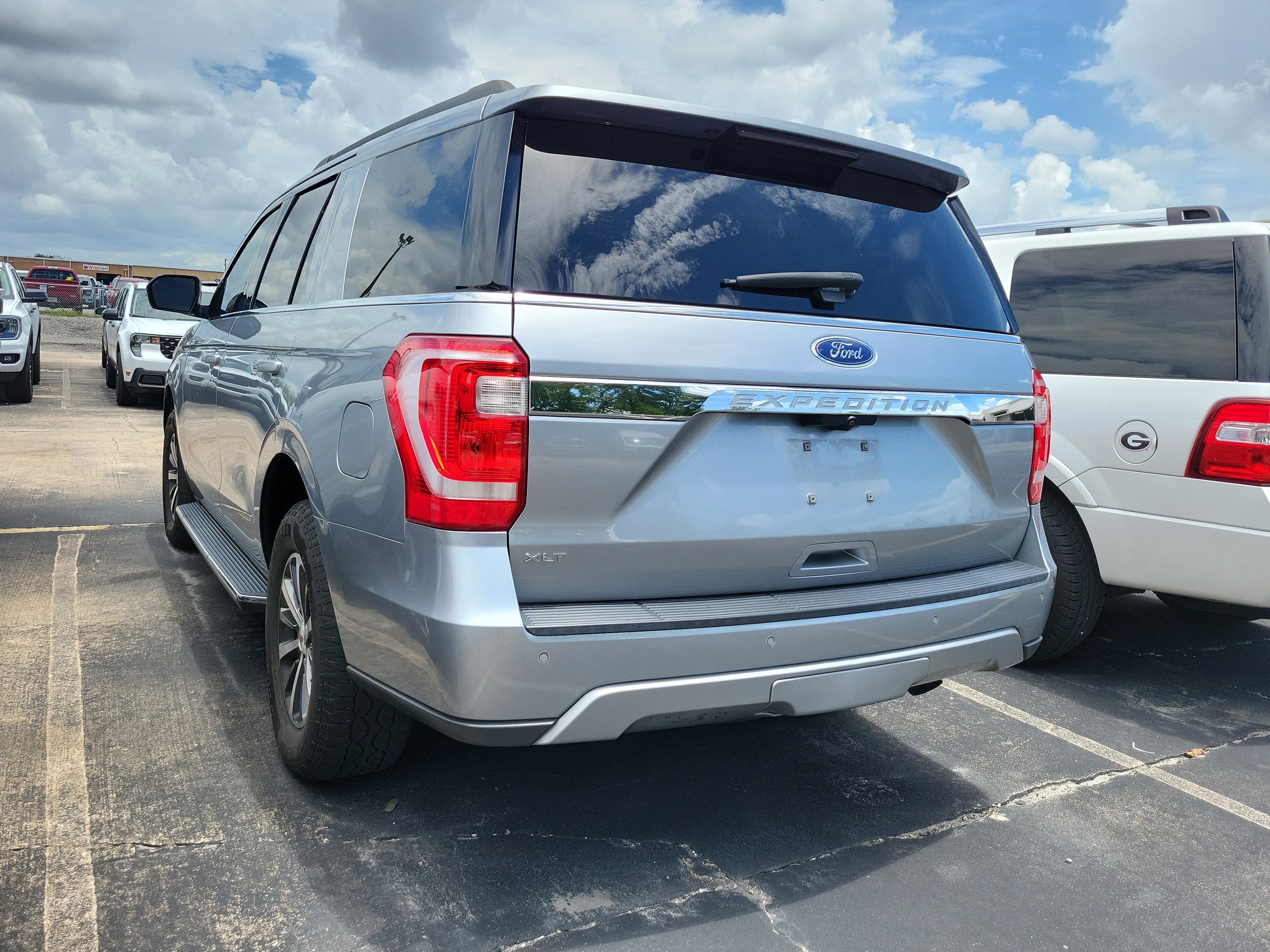 Used 2020 Ford Expedition XLT w/ Equipment Group 202A RWD image 4
