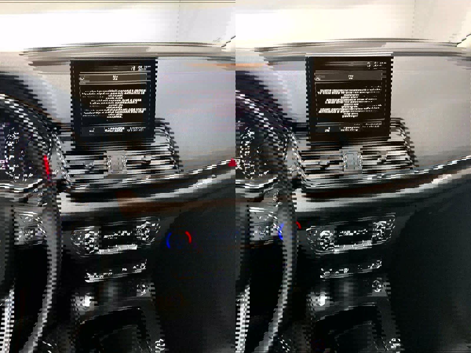 Used 2023 Audi Q5 2.0T Premium w/ Convenience Package image 9