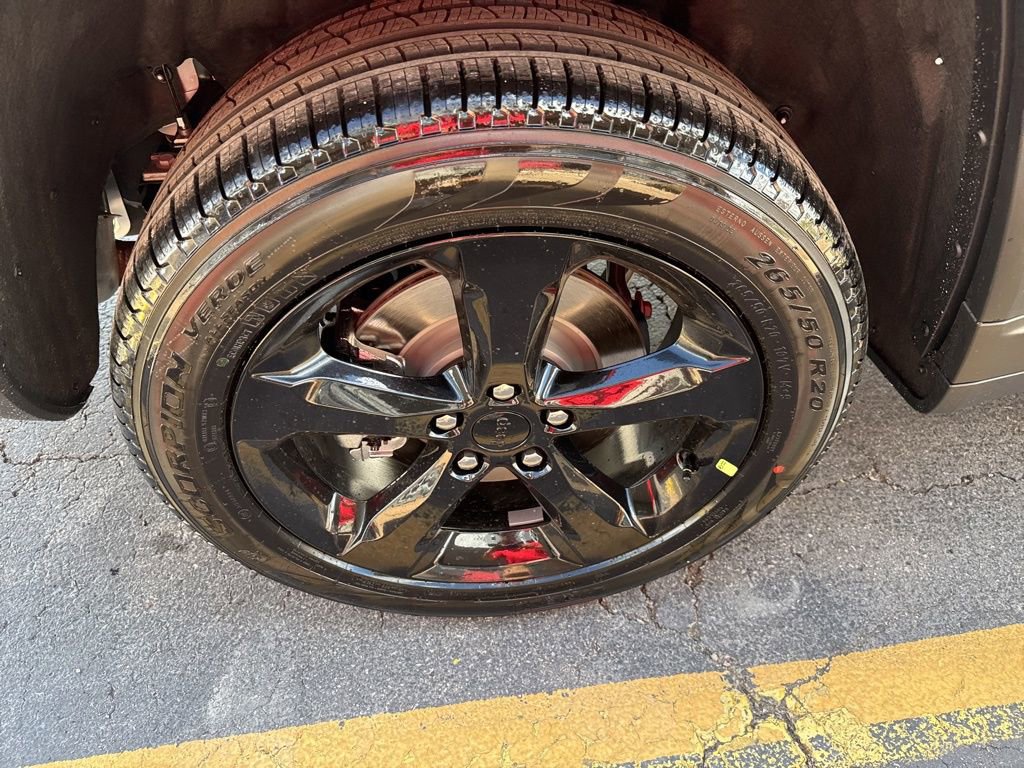 New 2025 Jeep Grand Cherokee L Limited w/ Black Appearance Package image 8