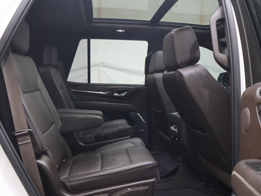 Used 2021 GMC Yukon Denali w/ Denali Premium Package AWD/4WD image 12
