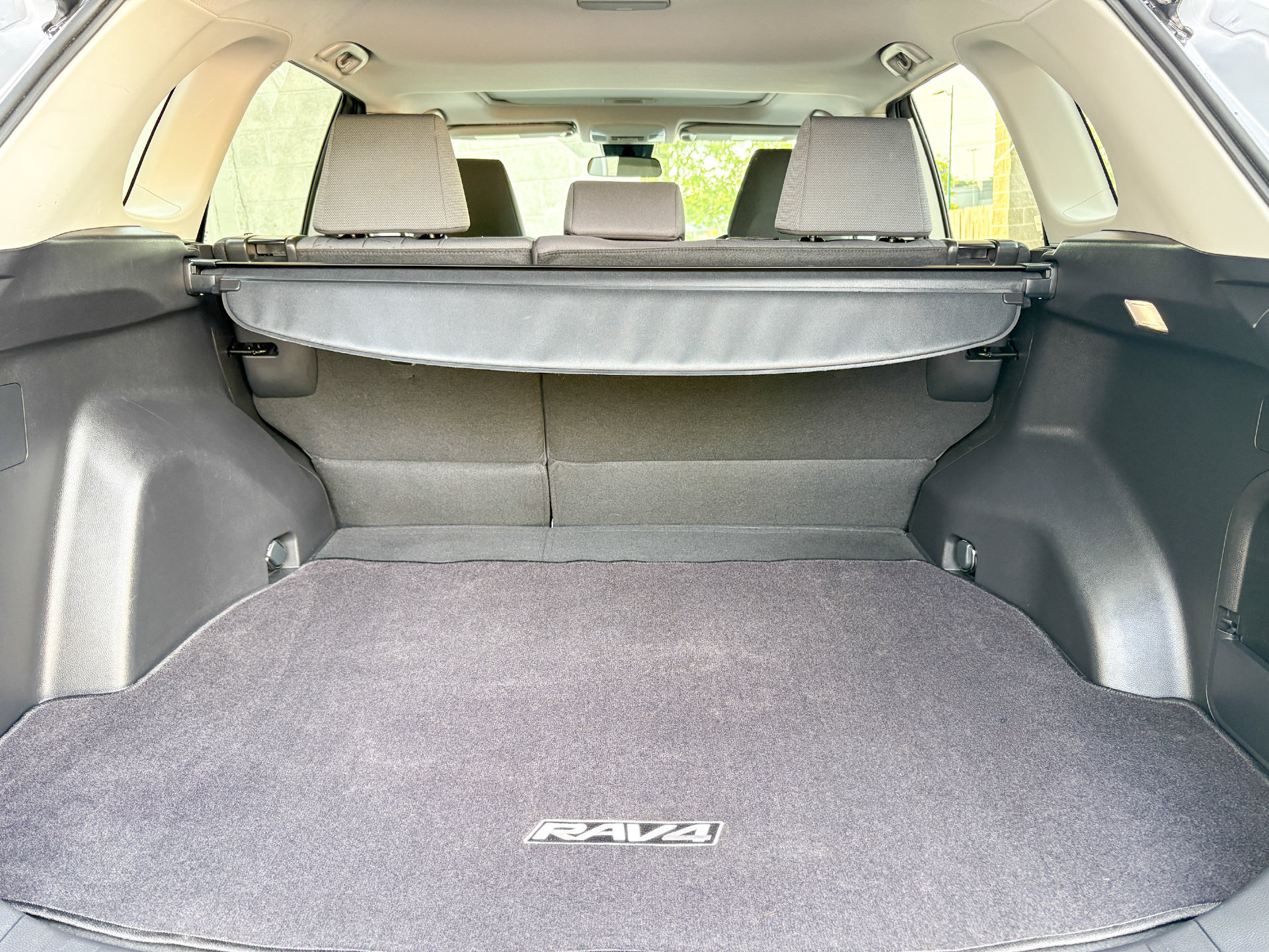 Used 2022 Toyota RAV4 XLE w/ Convenience Package AWD/4WD image 32
