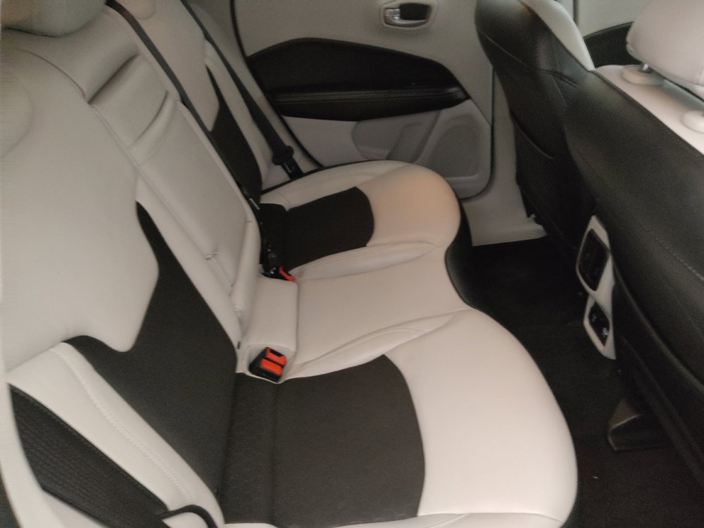 Used 2019 Jeep Compass Latitude w/ Popular Equipment Group FWD image 19