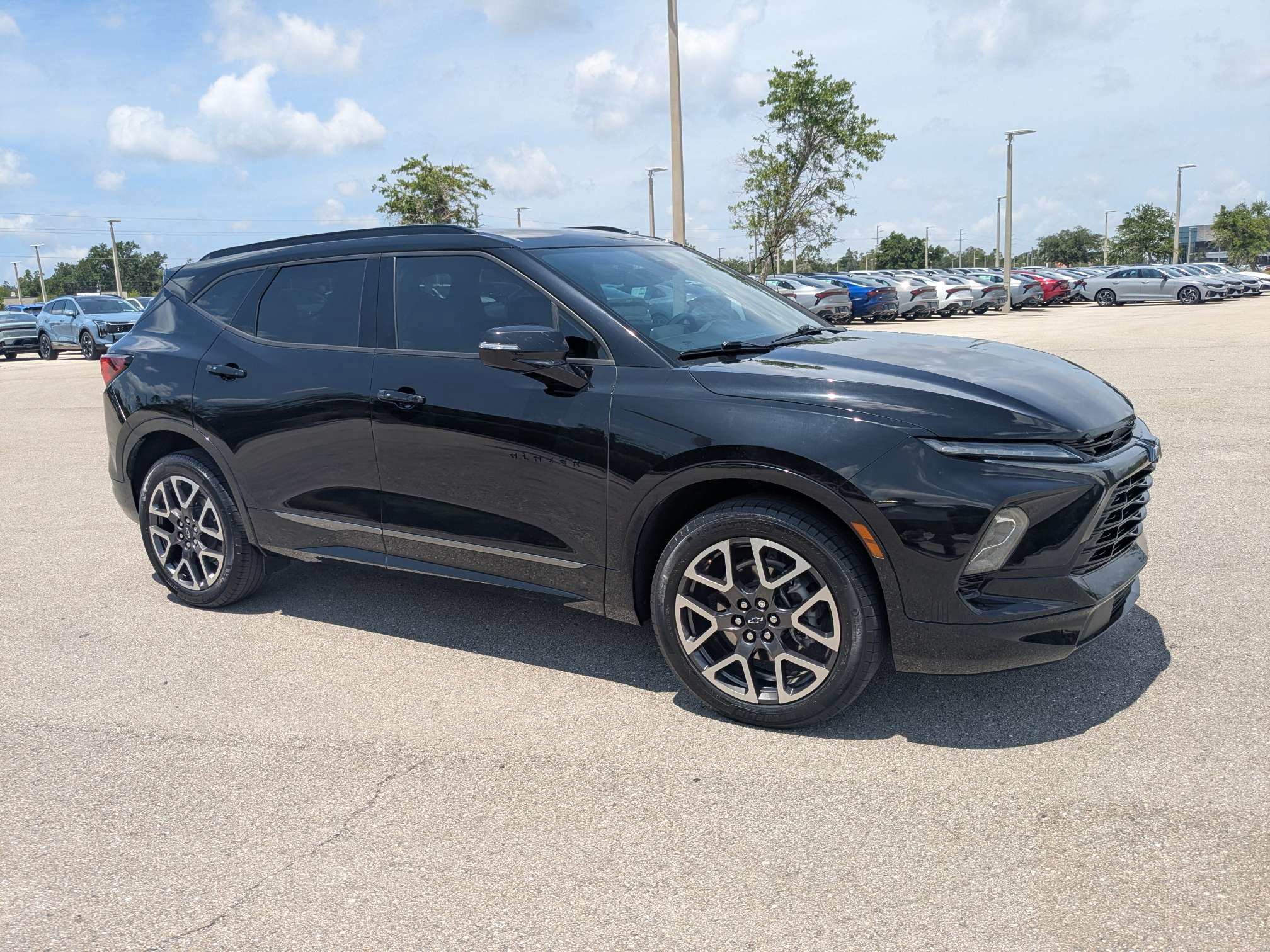 Used 2023 Chevrolet Blazer RS FWD image 2