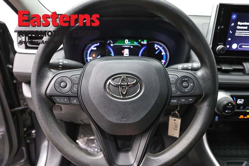 Used 2023 Toyota RAV4 LE AWD/4WD image 10