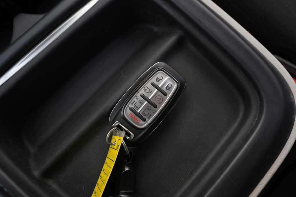 Used 2021 Chrysler Pacifica Touring image 49