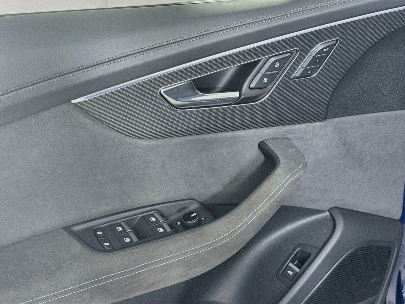 Certified 2025 Audi RS Q8 performance AWD/4WD image 11