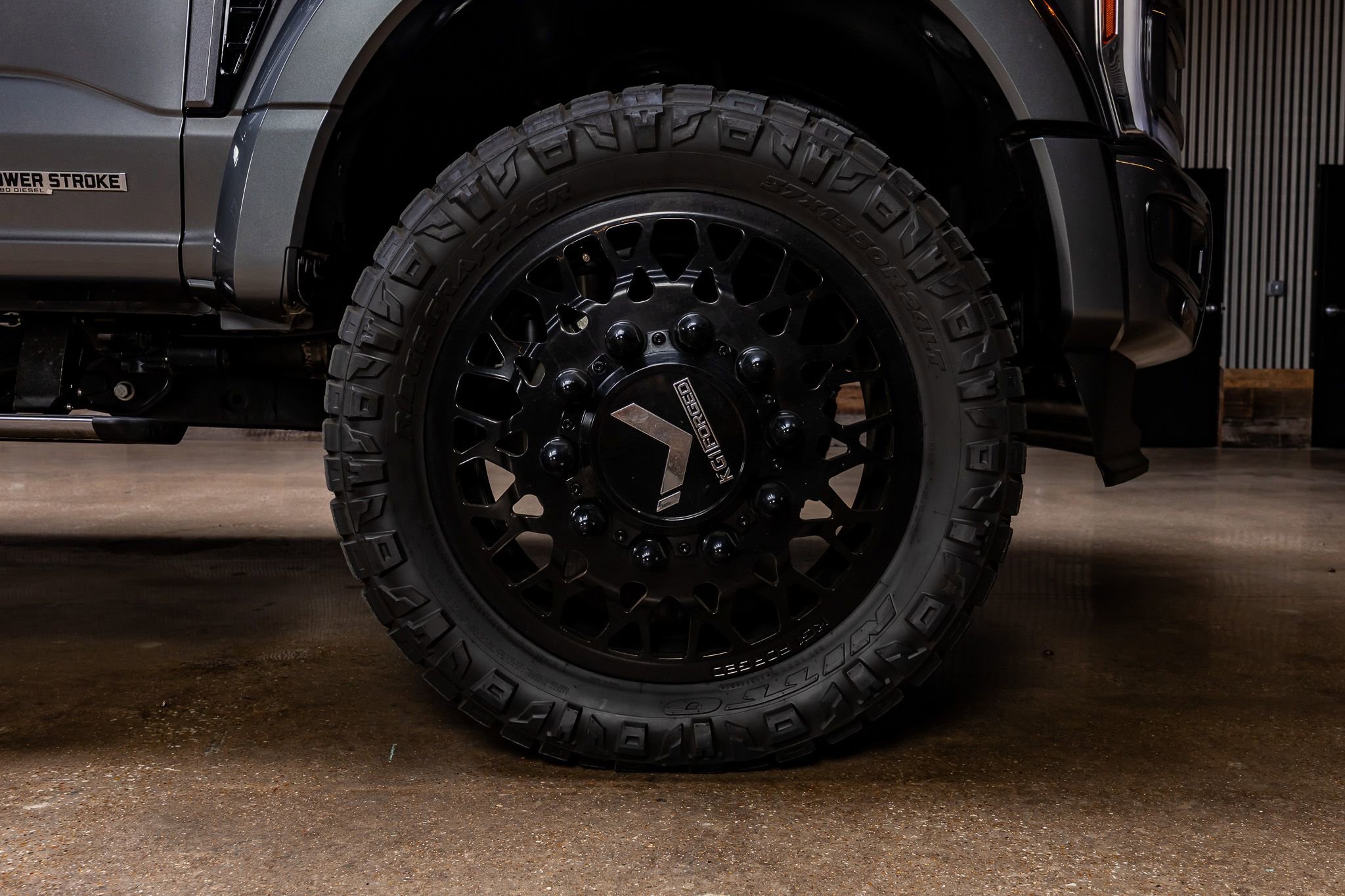 Used 2025 Ford F450 Platinum w/ Platinum Plus Package image 11