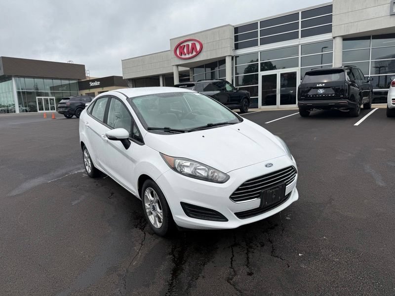 Used 2016 Ford Fiesta SE FWD image 4