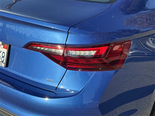 Used 2023 Volkswagen Jetta SE w/ Panoramic Sunroof Package image 7