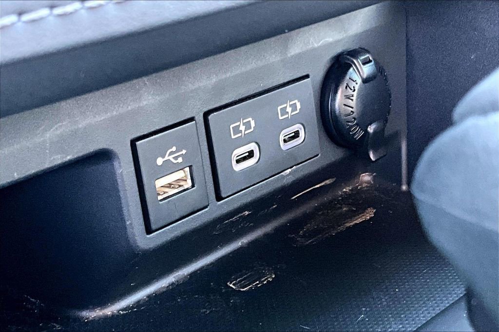 Used 2024 Toyota Highlander LE image 35