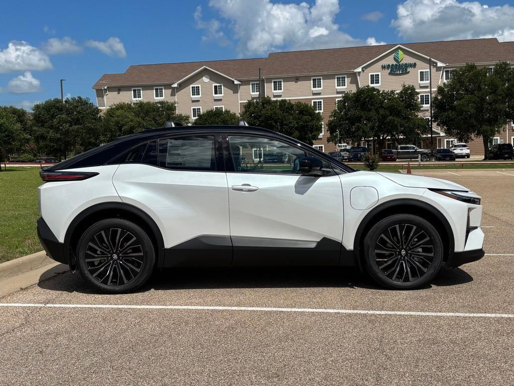 New 2026 Toyota C-HR AWD/4WD image 5