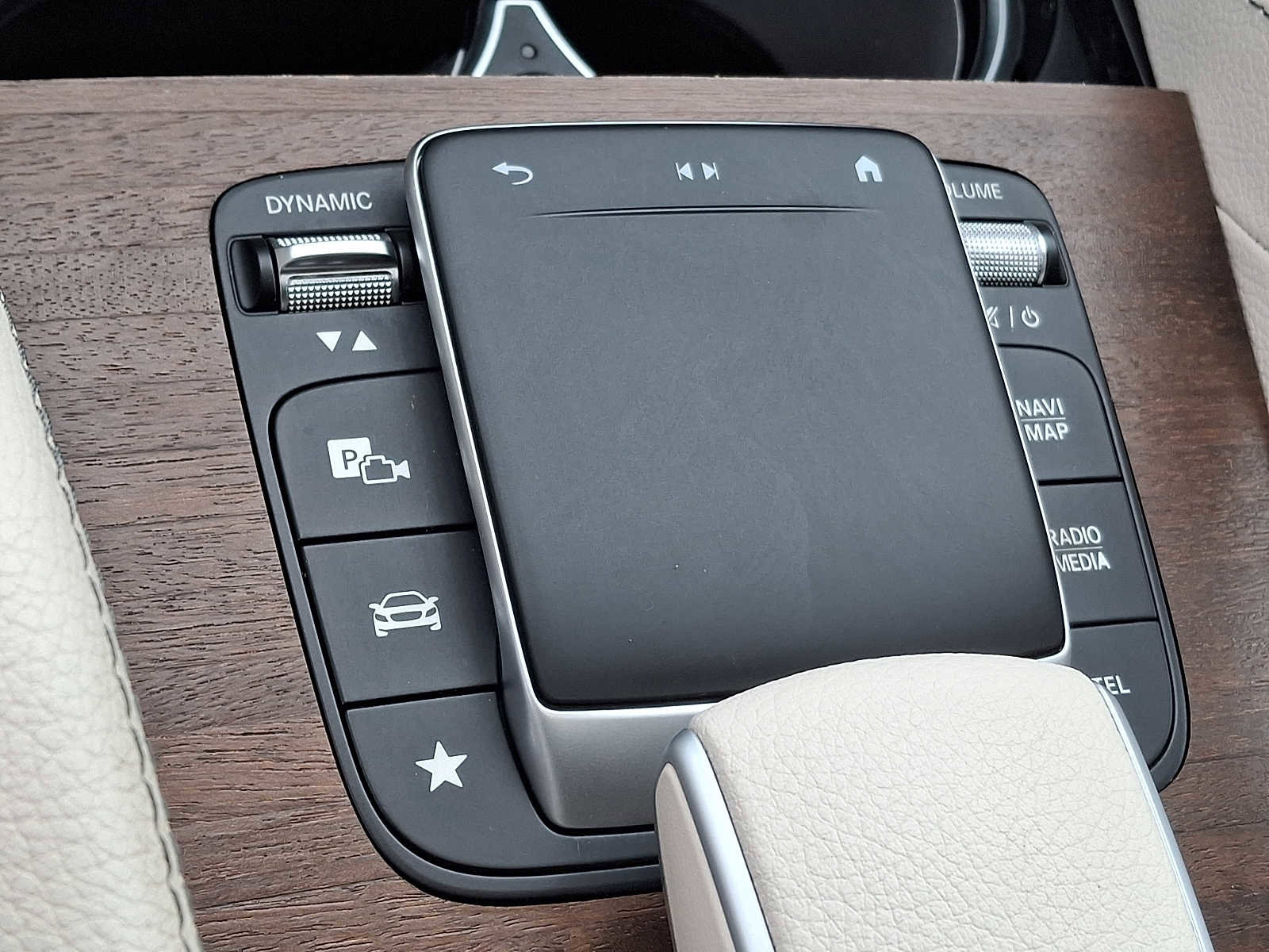 Certified 2022 Mercedes-Benz GLS 450 4MATIC image 21