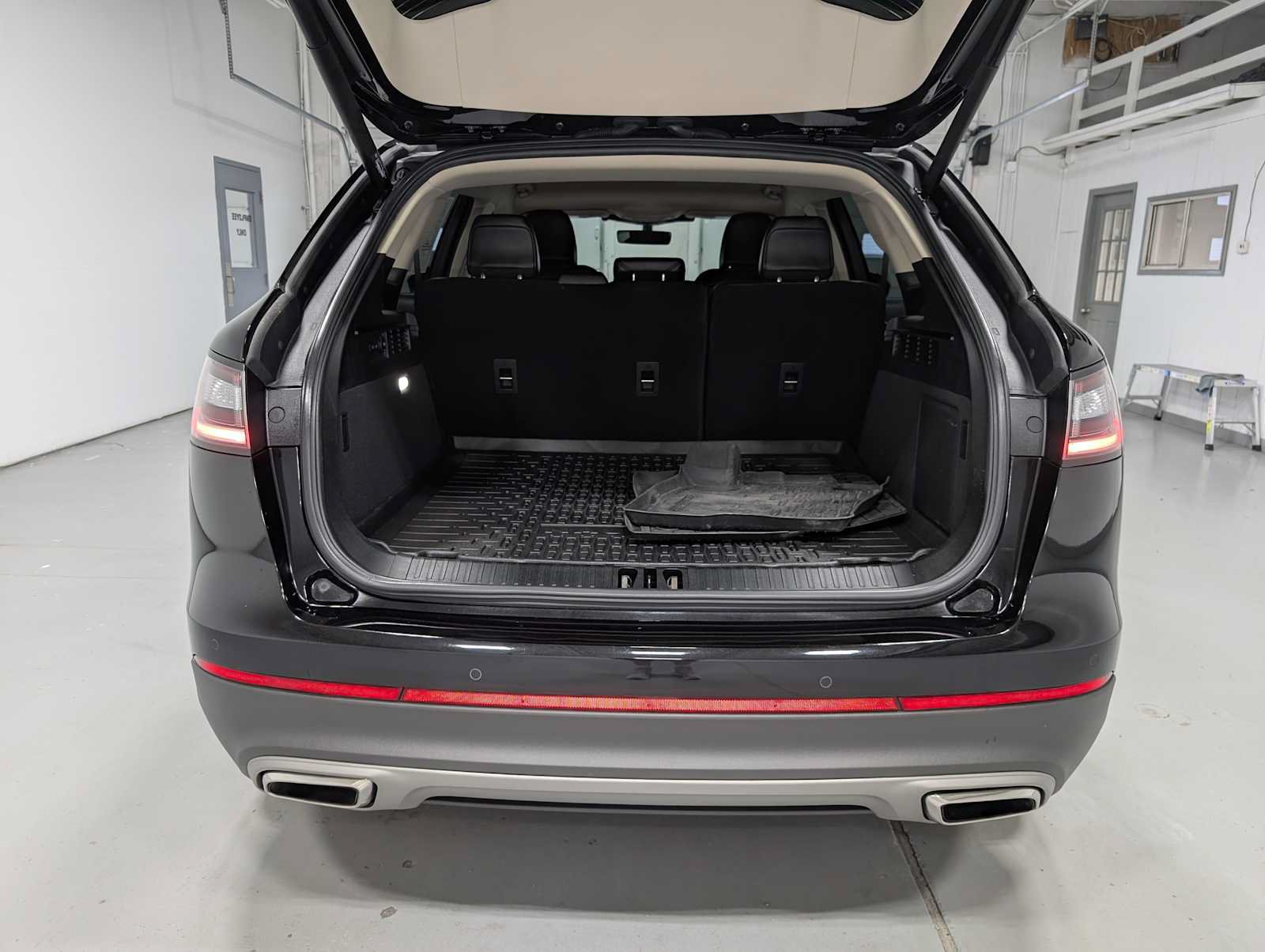 Used 2022 Lincoln Nautilus AWD w/ Premium Package image 38