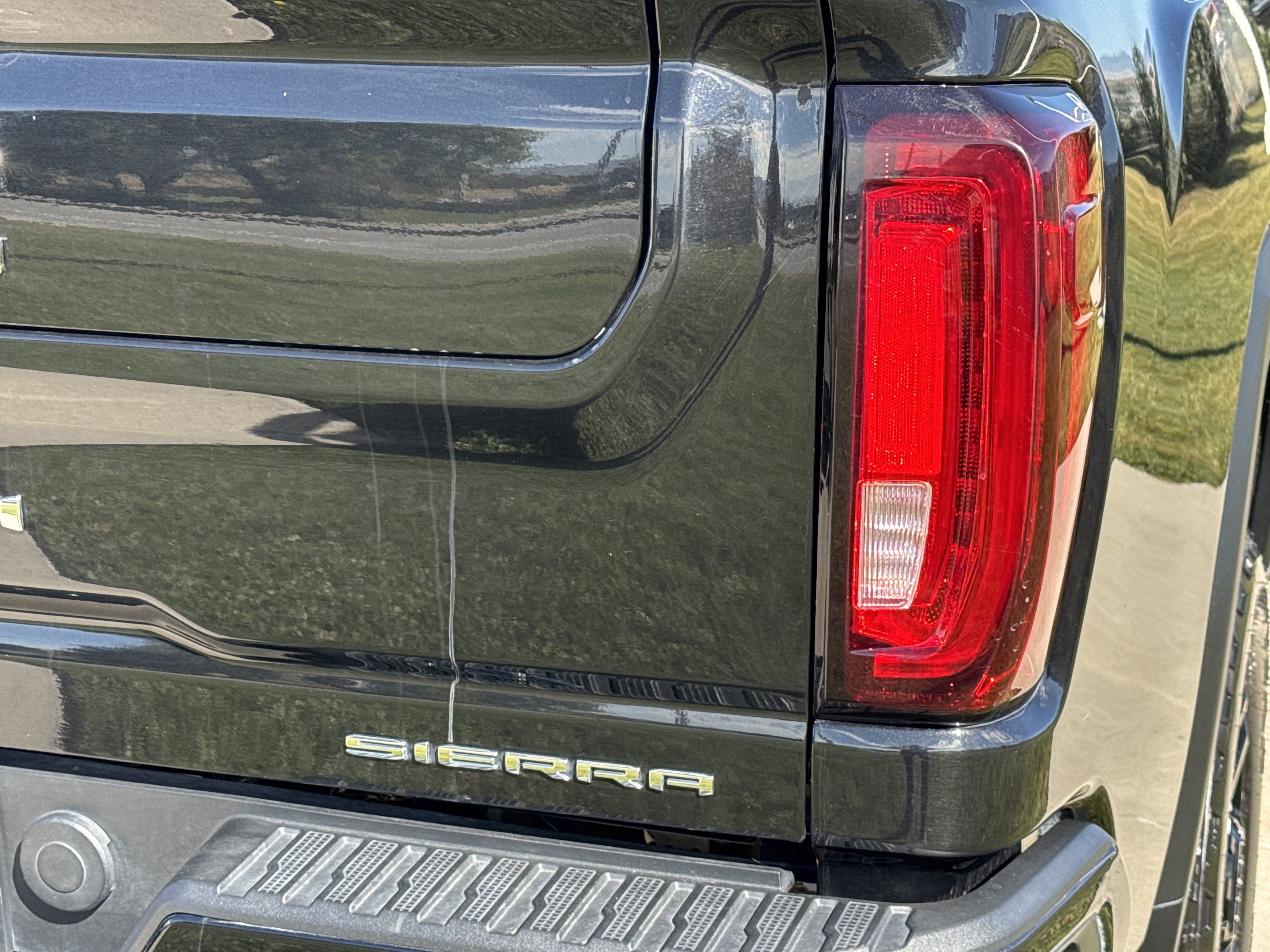 Used 2023 GMC Sierra 3500 Denali w/ Denali Black Diamond Edition AWD/4WD image 11