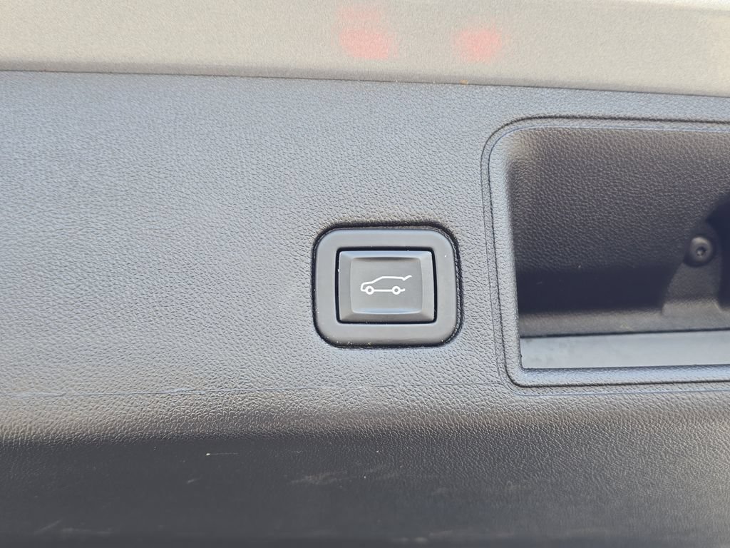 Certified 2023 GMC Terrain AT4 w/ Tech Package AWD/4WD image 34