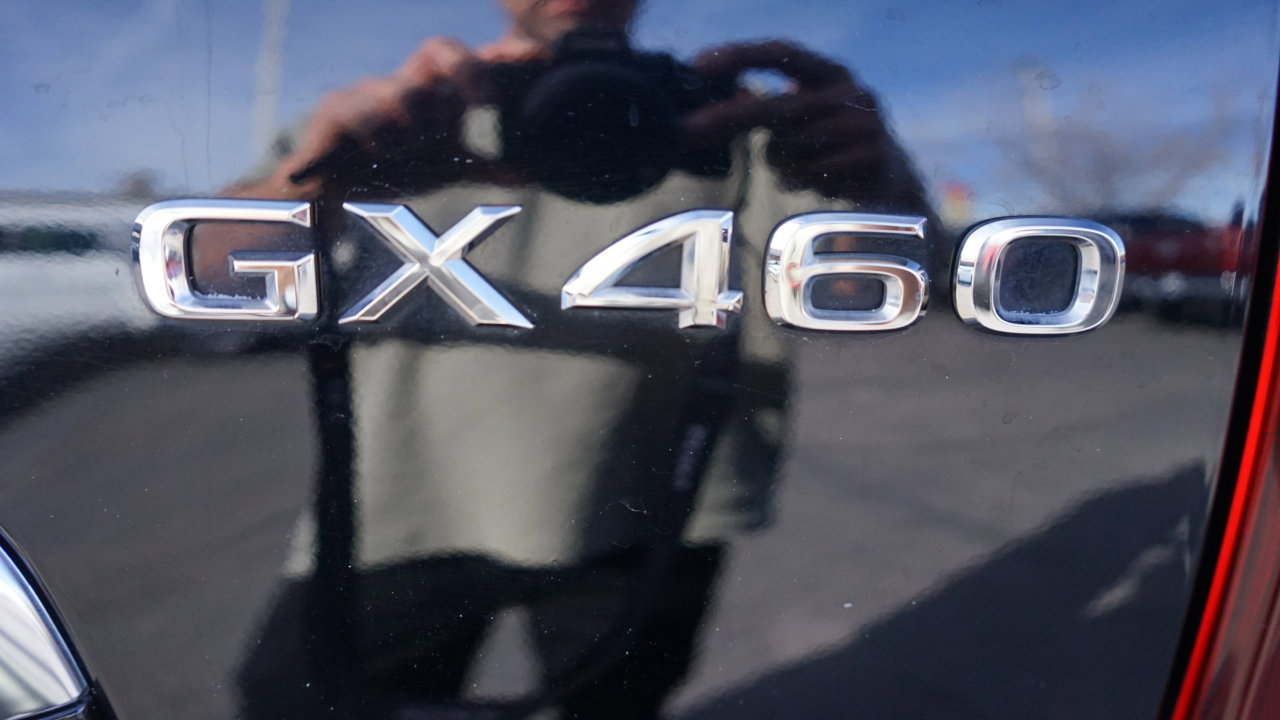 Used 2021 Lexus GX 460 Luxury w/ Sport Design Package image 22