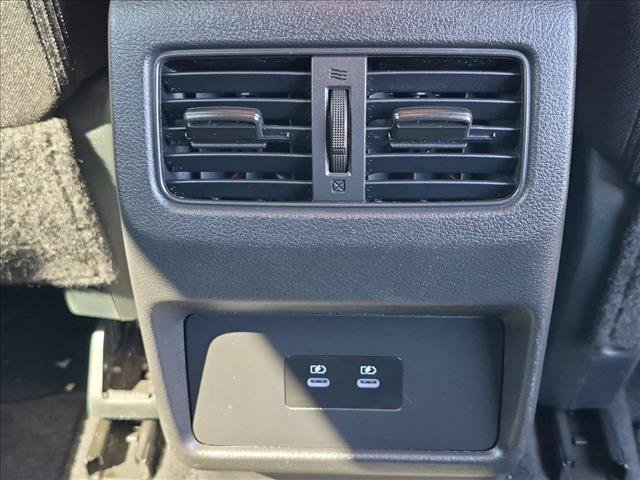Used 2025 Nissan Rogue SV FWD image 16