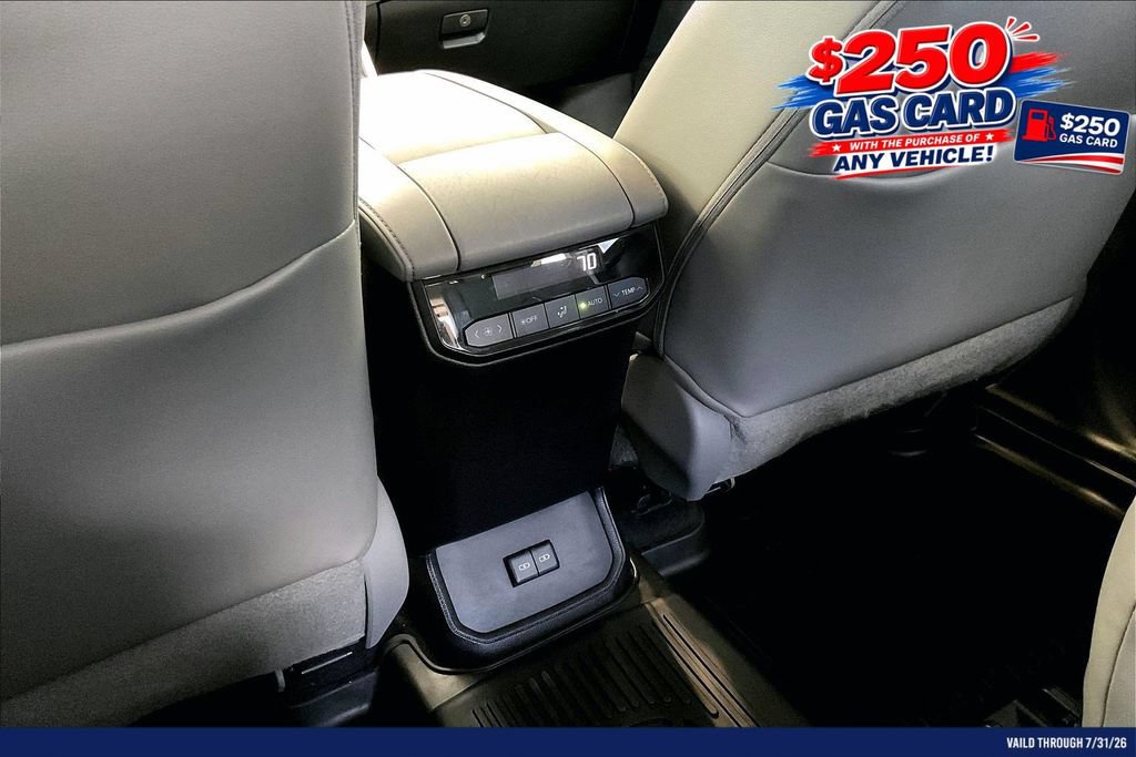 Used 2023 Toyota Highlander XLE AWD/4WD image 35