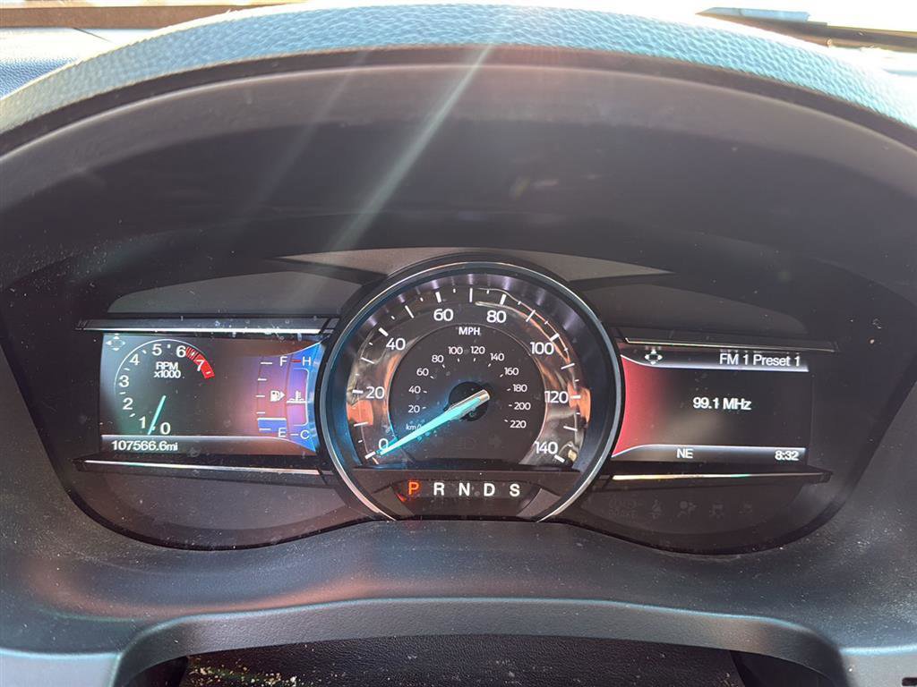 Used 2017 Ford Explorer XLT w/ Equipment Group 202A AWD/4WD image 12