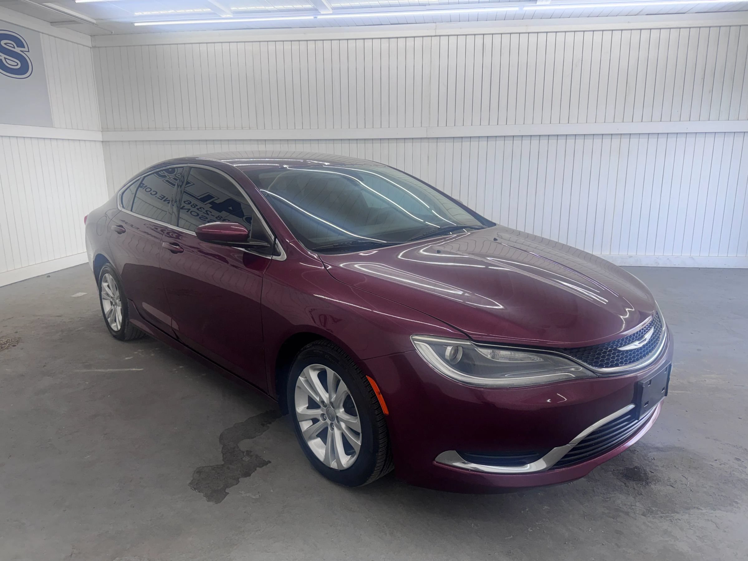 Used 2015 Chrysler 200 Limited FWD image 3