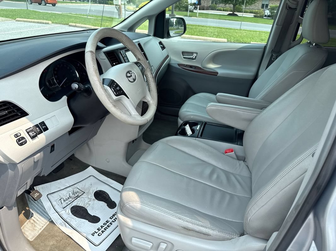 Used 2014 Toyota Sienna XLE AWD/4WD image 9