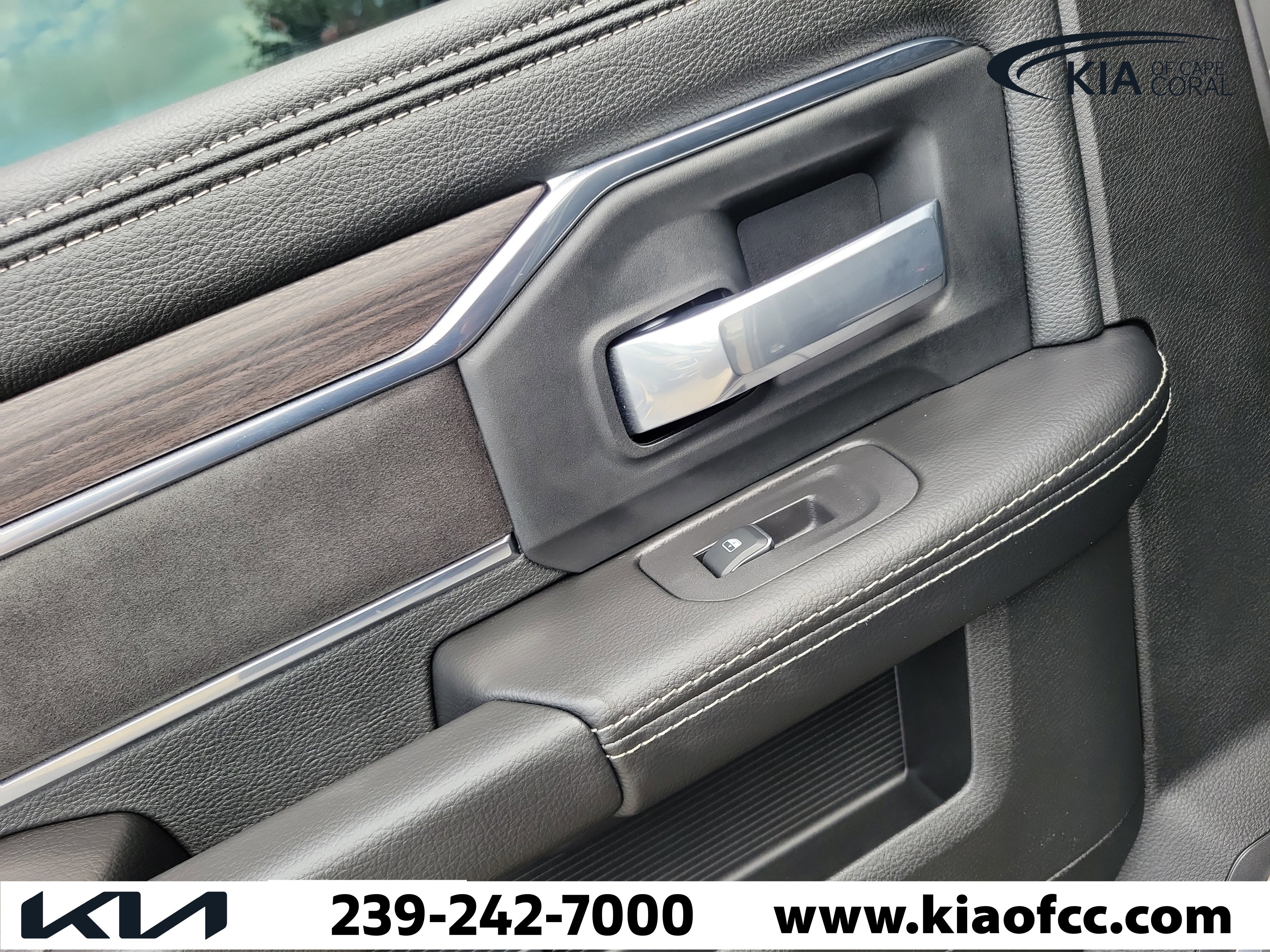 Used 2026 RAM 2500 Laramie AWD/4WD image 14