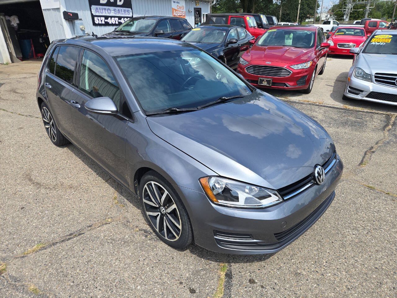 Used 2015 Volkswagen Golf TDI S FWD image 2