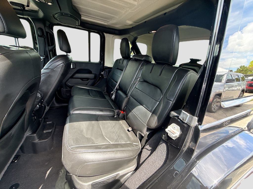 Used 2022 Jeep Wrangler Unlimited Sahara w/ Cold Weather Group AWD/4WD image 27
