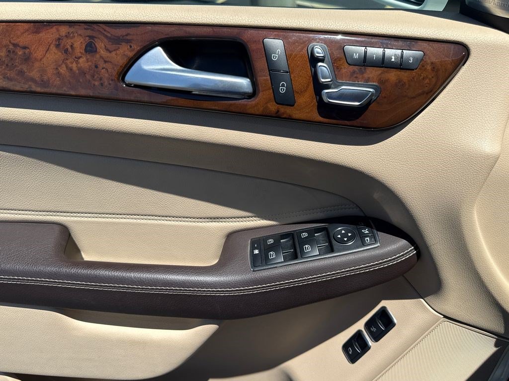 Used 2019 Mercedes-Benz GLS 450 4MATIC w/ Premium 1 Package image 23