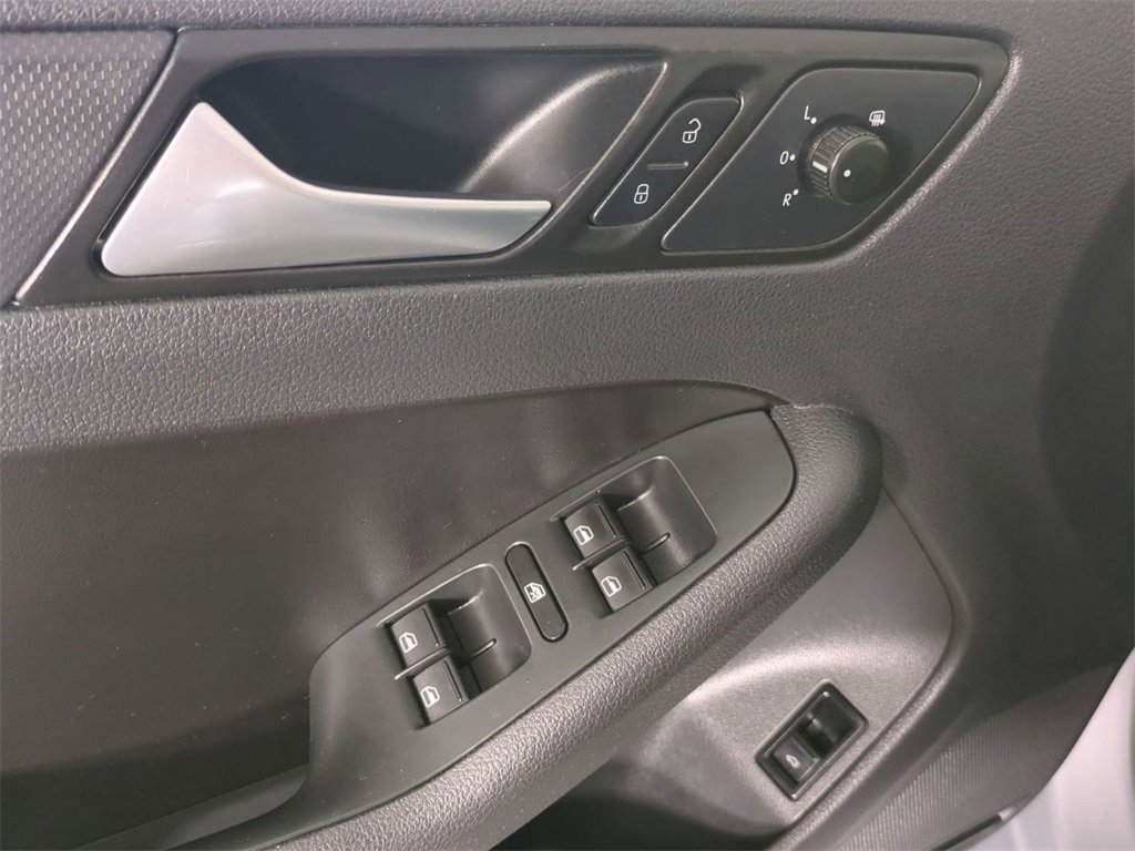Used 2014 Volkswagen Jetta SE image 18