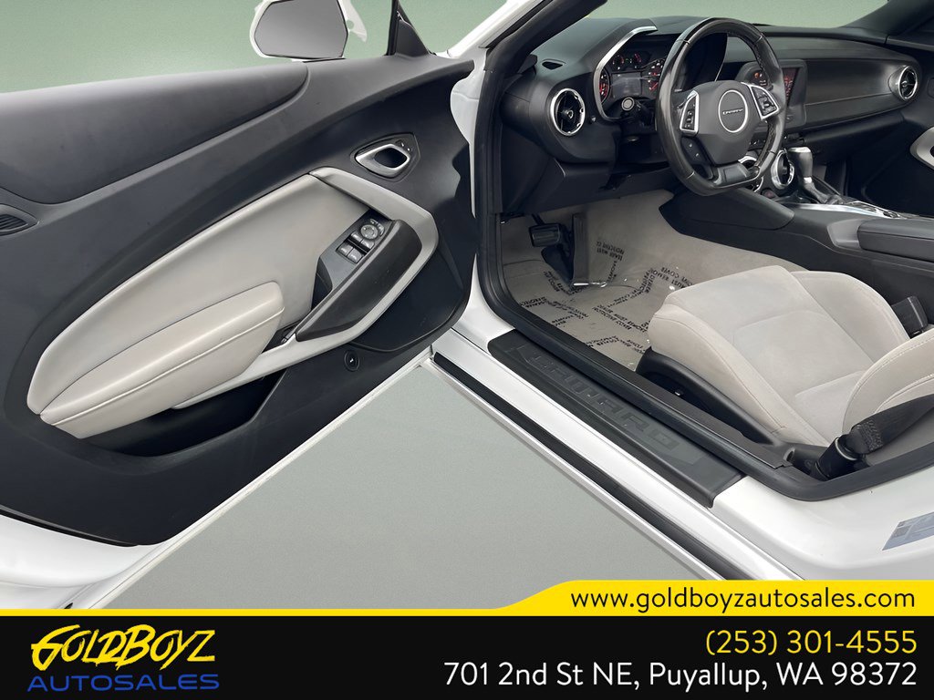 Used 2022 Chevrolet Camaro LT RWD image 13